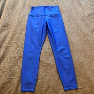 Alo Yoga Airlift 3/4 Leggings in Alo Blue Size Small